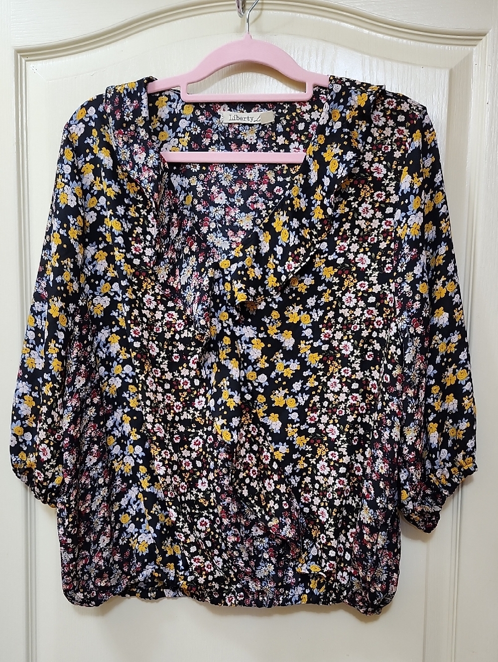 LIBERTY LOVE RUFFLED V-NECK FLORAL BLOUSE